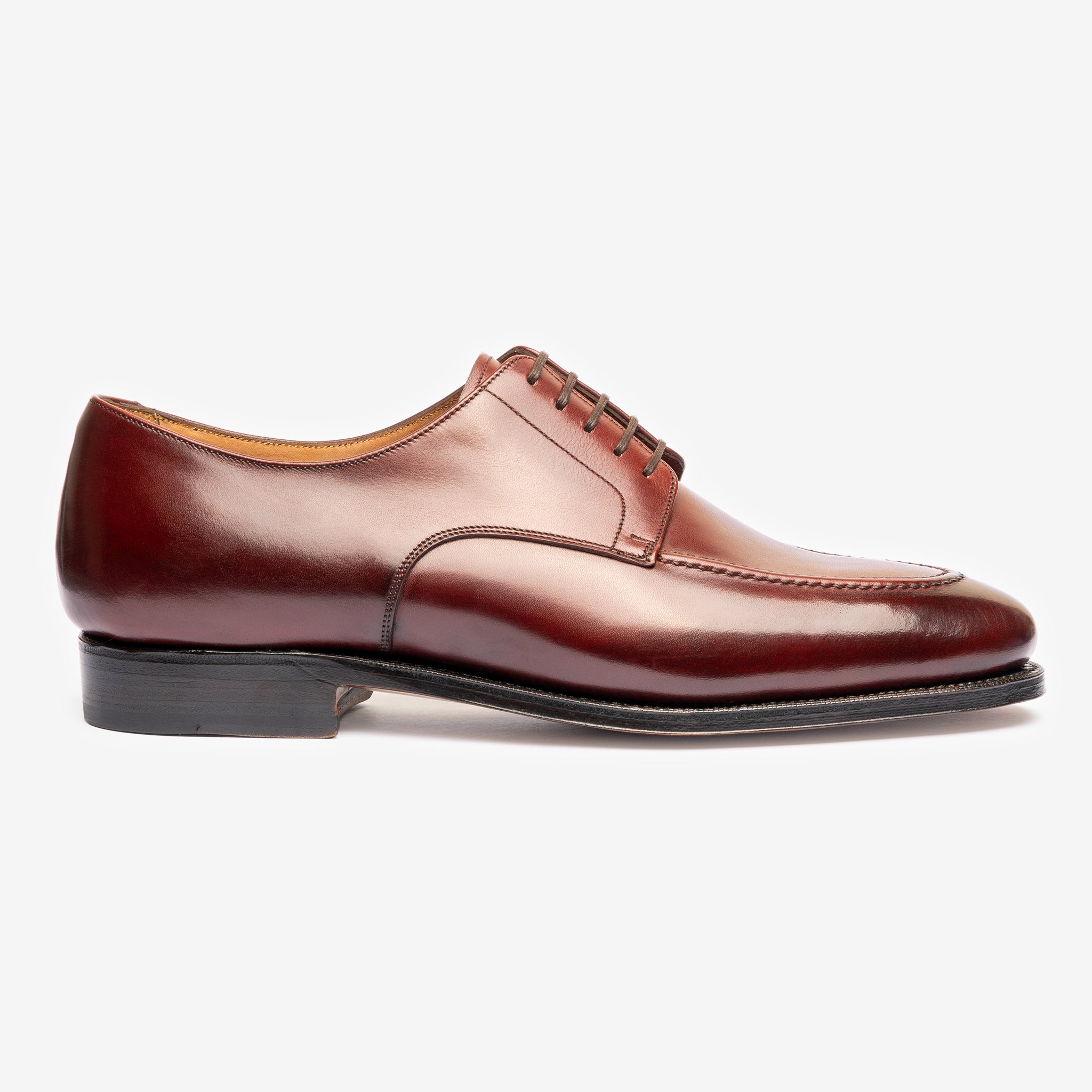 U-Tip Derby | Burgundy - Chip Last