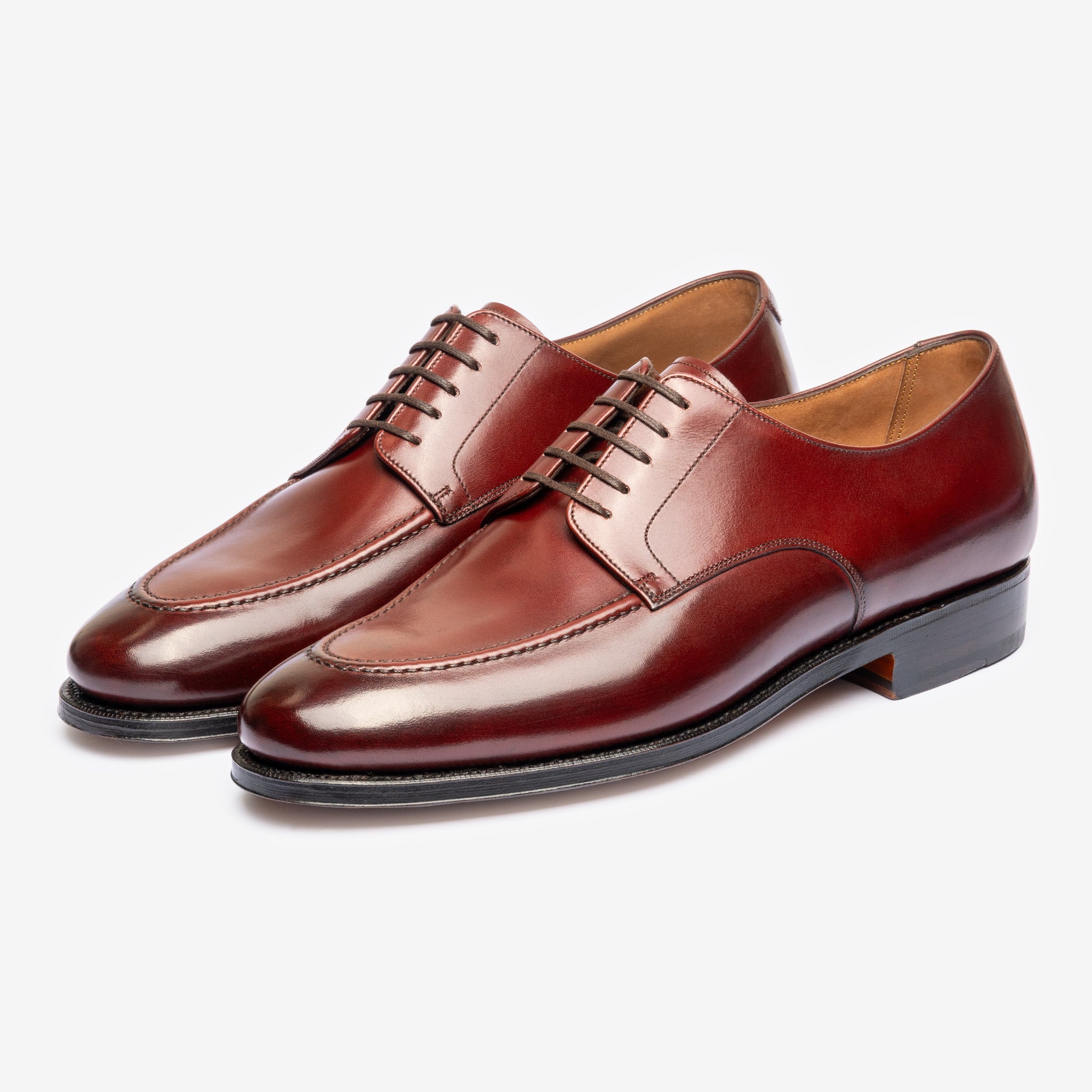 U-Tip Derby | Burgundy - Chip Last